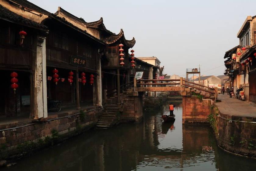 东方甄选半年净赚超5亿元 将在北京等一线城市试点前置仓